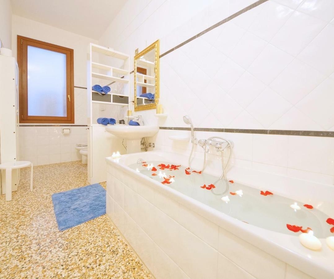 Santa Marina Apartment Rialto Венеція Екстер'єр фото